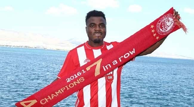 Emmanuel Emenike: "Gruptaki takımlardan birini şaşırtabiliriz"