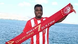 Emmanuel Emenike: "Gruptaki takımlardan birini şaşırtabiliriz"