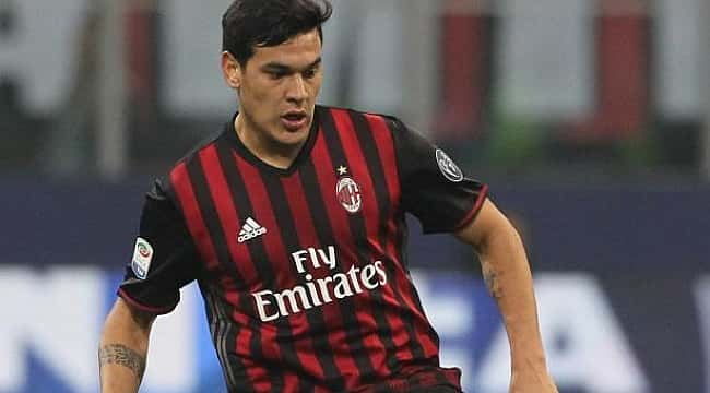 Gustavo Gomez ve Sosa'da hareketli saatler