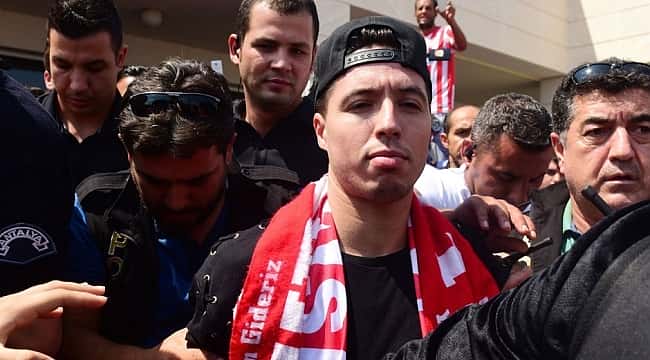Nasri imzayı attı