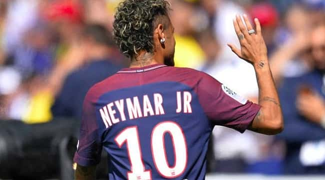 Neymar fırıtna gibi başladı