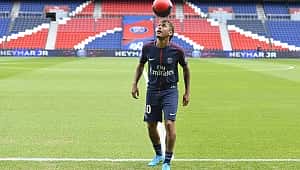 Neymar sahaya çıkıyor