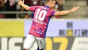 Podolski Japonya'da da gündem oldu