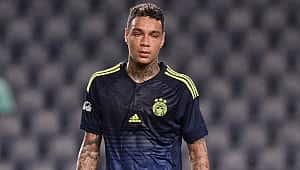 Ve van der Wiel gidiyor...