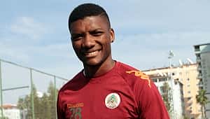 Alanyaspor, Fernandes'e imza attırdı