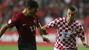 Beşiktaş, Kaan Ayhan'ı istiyor