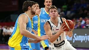 İlk çeyrek finalist Slovenya