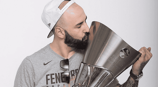 Pero Antic Kızılyıldız'da