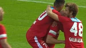 Salih Uçan ilk maçında mağlup oldu