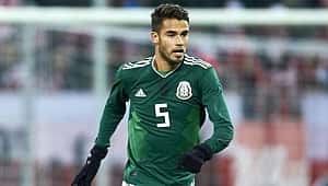 "Fenerbahçe'nin yeni stoperi İstanbul'a geliyor!"