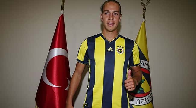 Fenerbahçe'nin yeni transferi Michael Frey imzayı attı