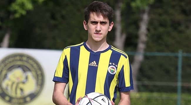 Fenerbahçe Ömer Faruk Beyaz ile sözleşme imzaladı