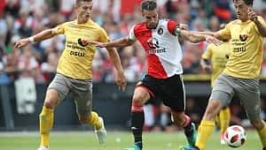 Hollanda'da derbiye van Persie damgası