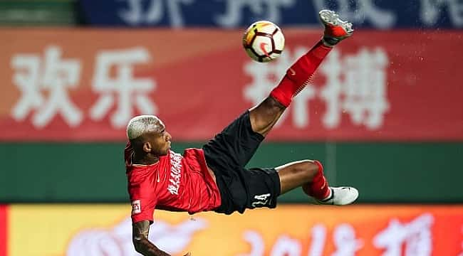 Talisca şov sürüyor