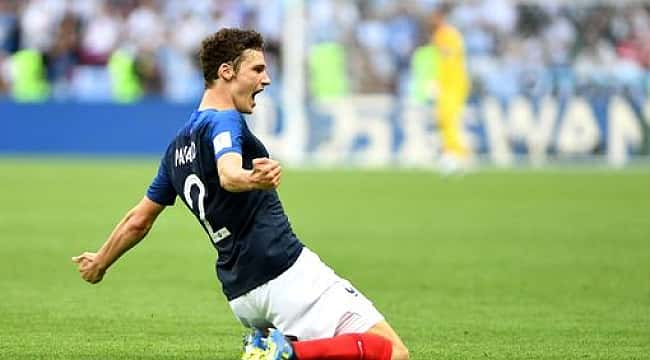 3 dünya devinin Pavard yarışı