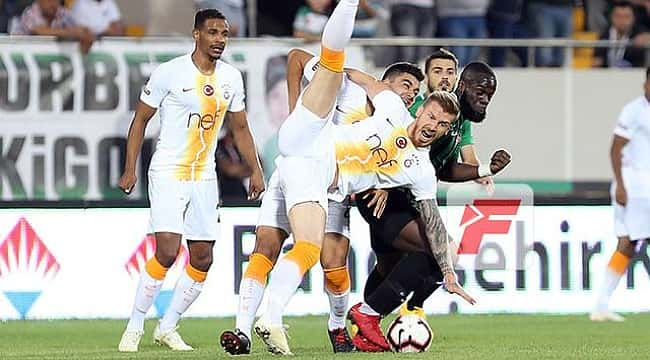 Akhisar'dan zirveyi karıştıran galibiyet: 3-0