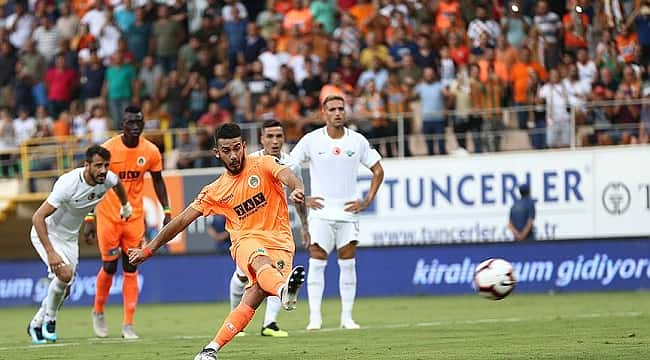 Alanyaspor Akhisarspor'u 2-1'le geçti