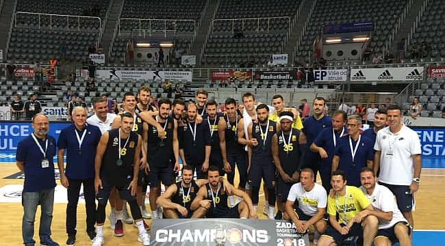 Fenerbahçe Zadar'dan şampiyon dönüyor