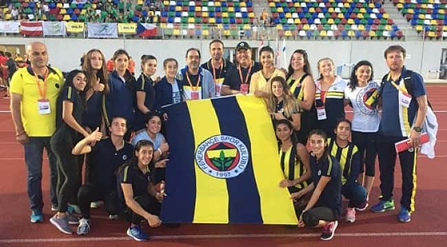 Fenerbahçeli atletler kadınlarda U20 şampiyonu oldu