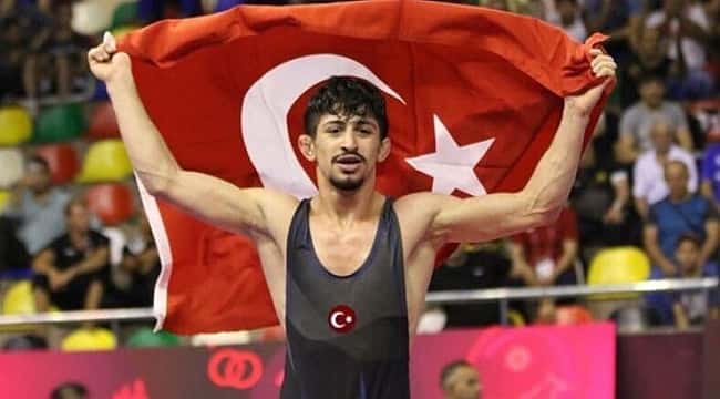 Kerem Kamal Dünya Şampiyonu