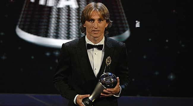 Luka Modric bir ödül de FIFA'dan aldı