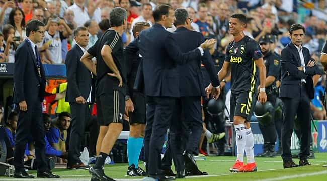 Max Allegri'den Ronaldo'nun kırmızı kartı sonrası VAR çağrısı