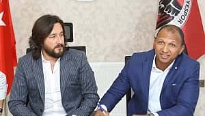 Mehmet Aurelio'dan sürpriz imza