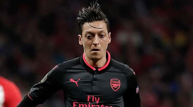 Mesut 200. maçını golle kutladı