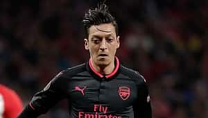 Mesut 200. maçını golle kutladı