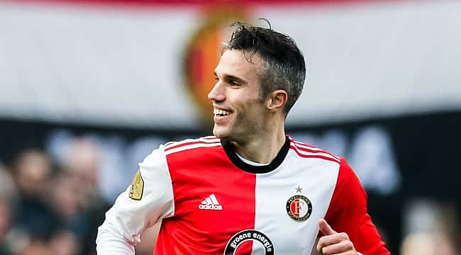 Olaylı maçta Feyenoord'u yine van Persie taşıdı