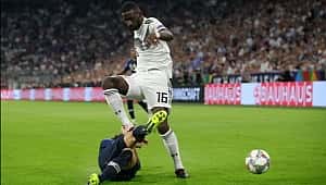 Rudiger, Pavard'ın boynuna bastı