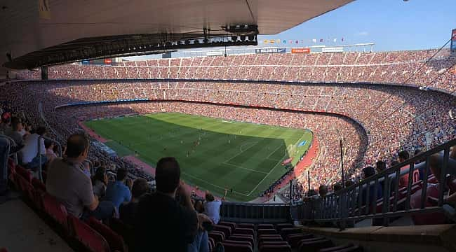 Barcelona 1 milyar dolar gelir sınırını aşan ilk kulüp oldu