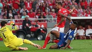 Benfica Porto'yu tek golle devirdi: 1-0
