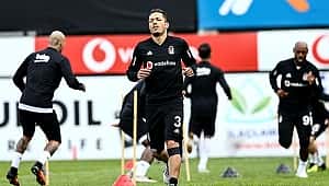 Beşiktaş'tan Adriano açıklaması