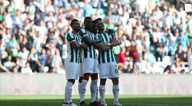 Bursaspor Umut Meraş'la ilk galibiyetini aldı