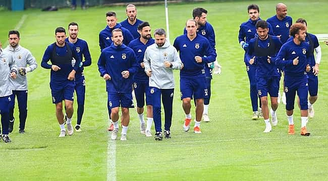 Fenerbahçe idmanında dikkat çeken isim. Herkes gitti o kaldı