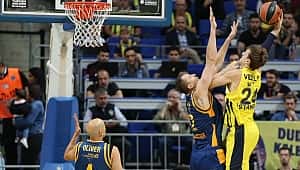 Fenerbahçe iyi başladı: 97-72