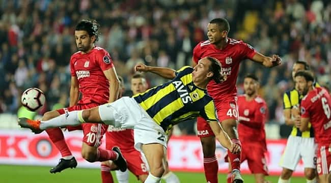 Fenerbahçe taraftarını Sivas'ta da üzdü: 0-0