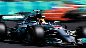 Lewis Hamilton şampiyonluğu garantiledi