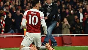 Mesut Özil'den mesaj var