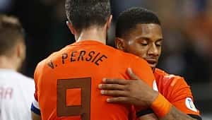 Robin van Persie futbolu bırakma hazırlığında