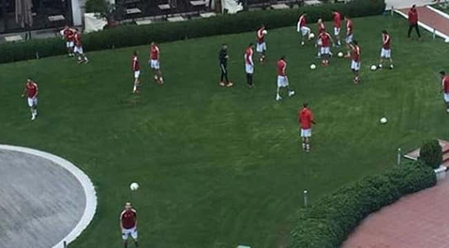 Spartak Trnava otel bahçesinde çalıştı