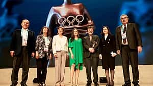 Uluslararası Olimpiyat Komitesi'nin "Kadınlar ve Spor Dünya Ödülü" Eczacıbaşı Spor Kulübü'nün