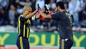 Alex ve Volkan'dan derbi paylaşımı