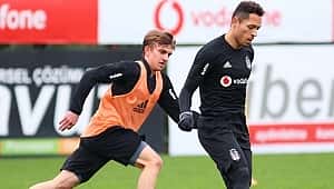 Beşiktaş'ta Adriano sıkıntısı