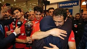 Dünya ikincisi Milli Takımımız futbolcular yurda döndü