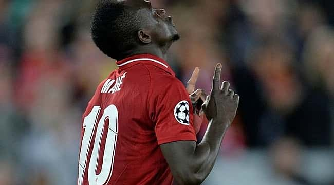 Liverpool Mane'nin kontratını uzattı