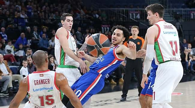 Anadolu Efes Baskonia'yı geçti