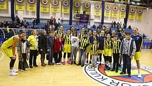Fenerbahçe Mersin BŞB'yi farklı geçti
