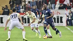 Fenerbahçe Yanal'la da tat vermiyor